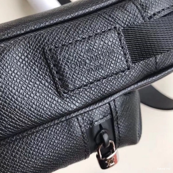 Vuitton Messenger Louis 0720